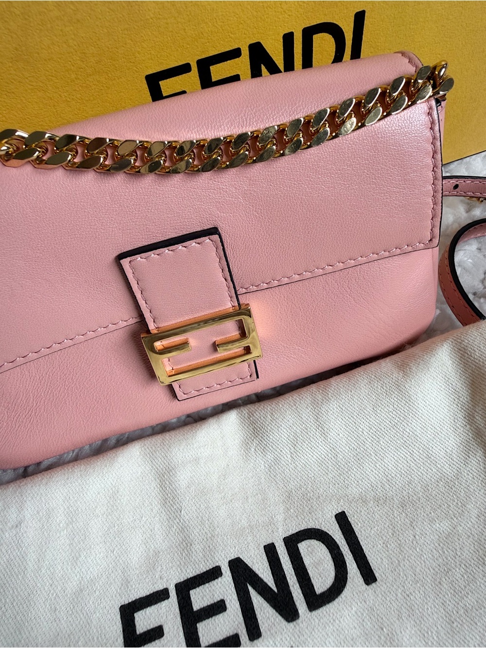 FENDI mini baguette FF pink leather logo crossbody bag with chain + box